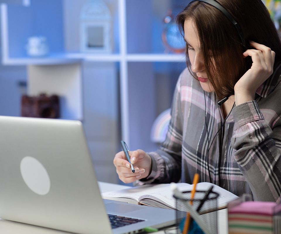 Material didáctico para el curso semi-intensivo de portugués europeo